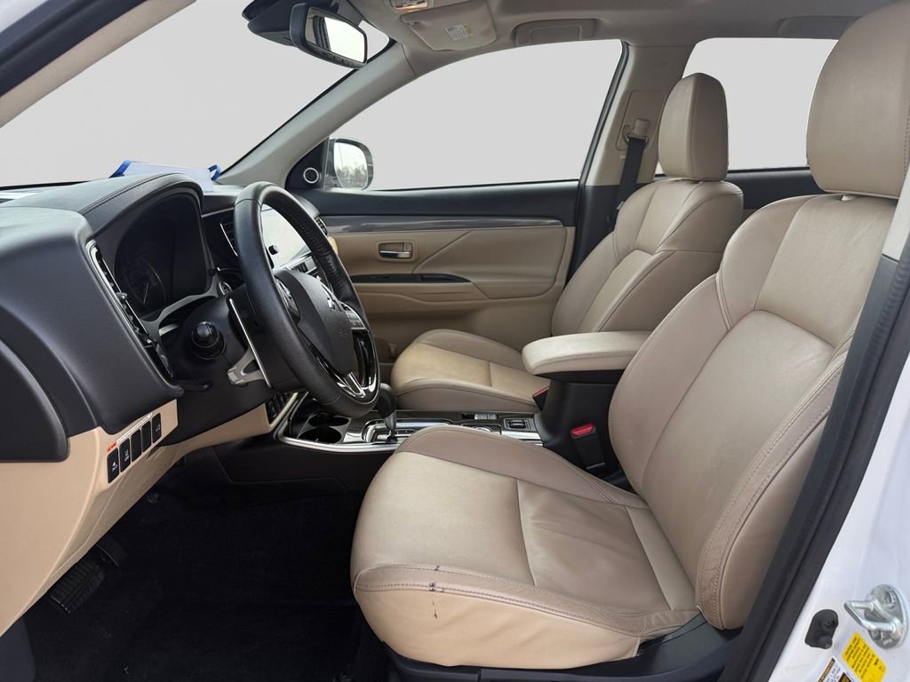 Used 2019 Mitsubishi Outlander GT AWD/4WD image 13