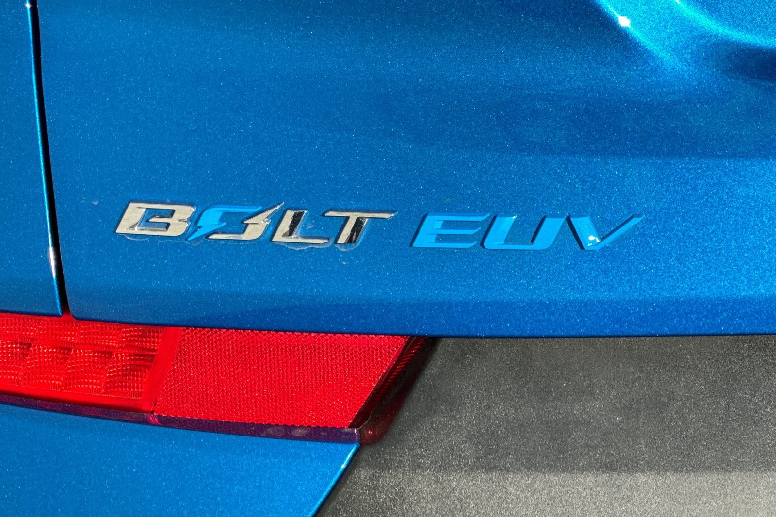 Certified 2022 Chevrolet Bolt EUV LT w/ Convenience Package image 37