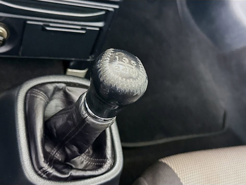 Used 2000 Toyota MR2 image 15