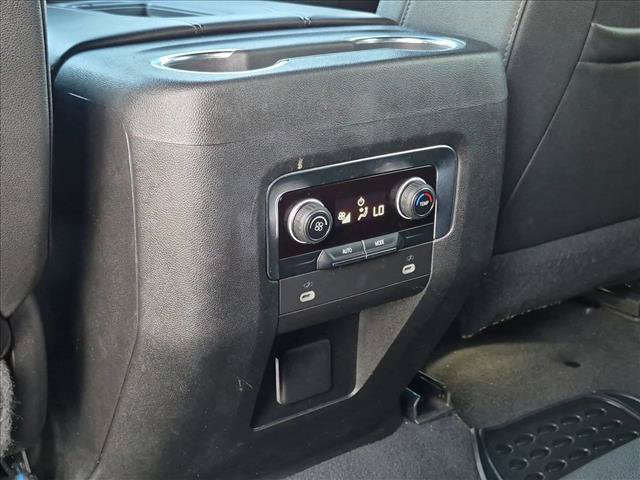 Used 2022 Chevrolet Suburban Z71 AWD/4WD image 17