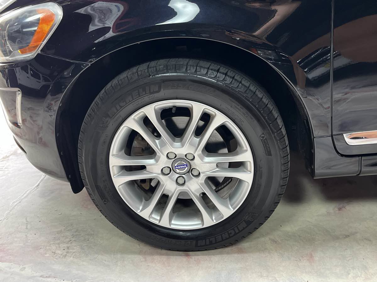 Used 2015 Volvo XC60 T5 Platinum AWD/4WD image 31