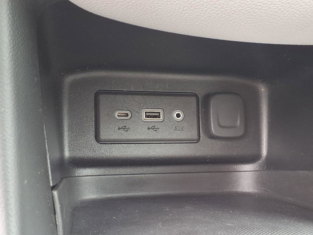 Used 2021 Chevrolet Equinox LS w/ LS Convenience Package image 8