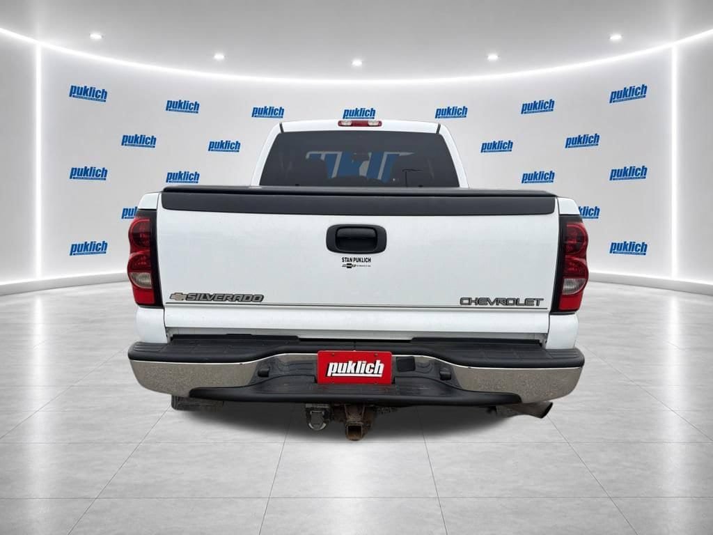 Used 2005 Chevrolet Silverado 2500 LS w/ Heavy-Duty Power Package AWD/4WD image 6