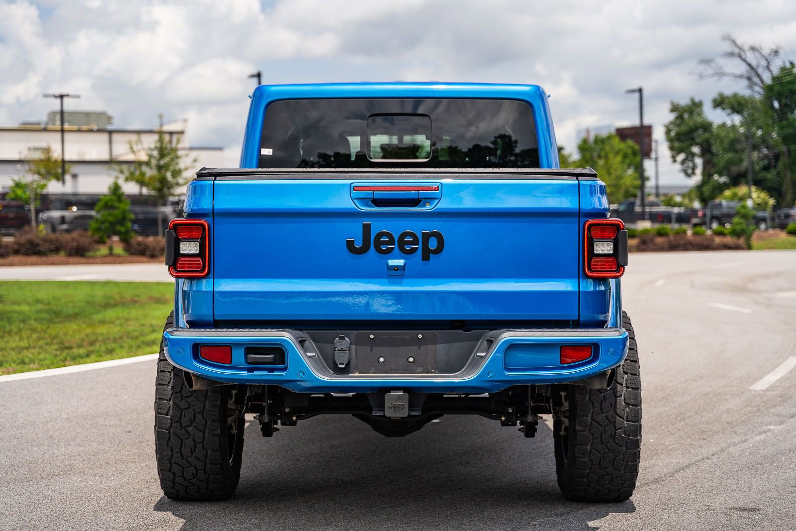 Used 2022 Jeep Gladiator Overland AWD/4WD image 6