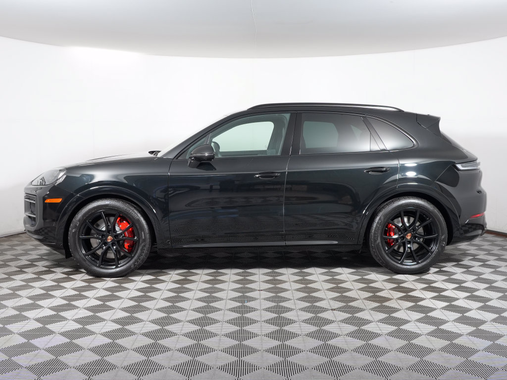 New 2026 Porsche Cayenne GTS AWD/4WD image 2
