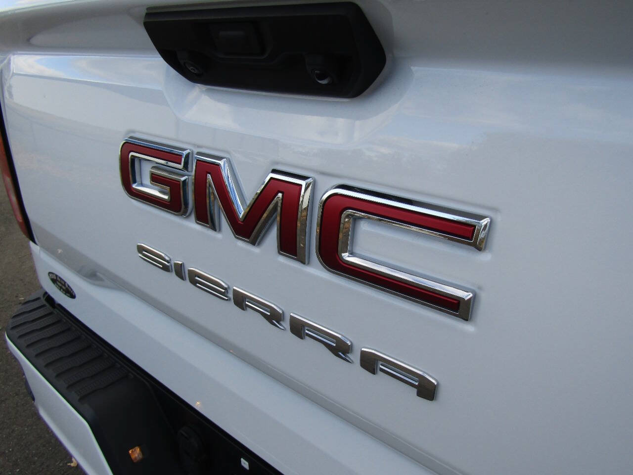 Used 2024 GMC Sierra 1500 Pro w/ Graphite Edition AWD/4WD image 40