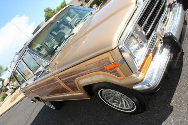 Used 1990 Jeep Grand Wagoneer image 33