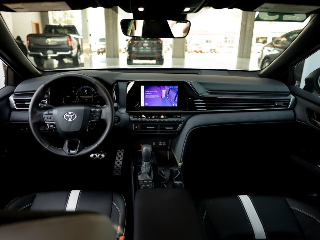 Used 2025 Toyota Camry SE w/ Convenience Package AWD/4WD image 19