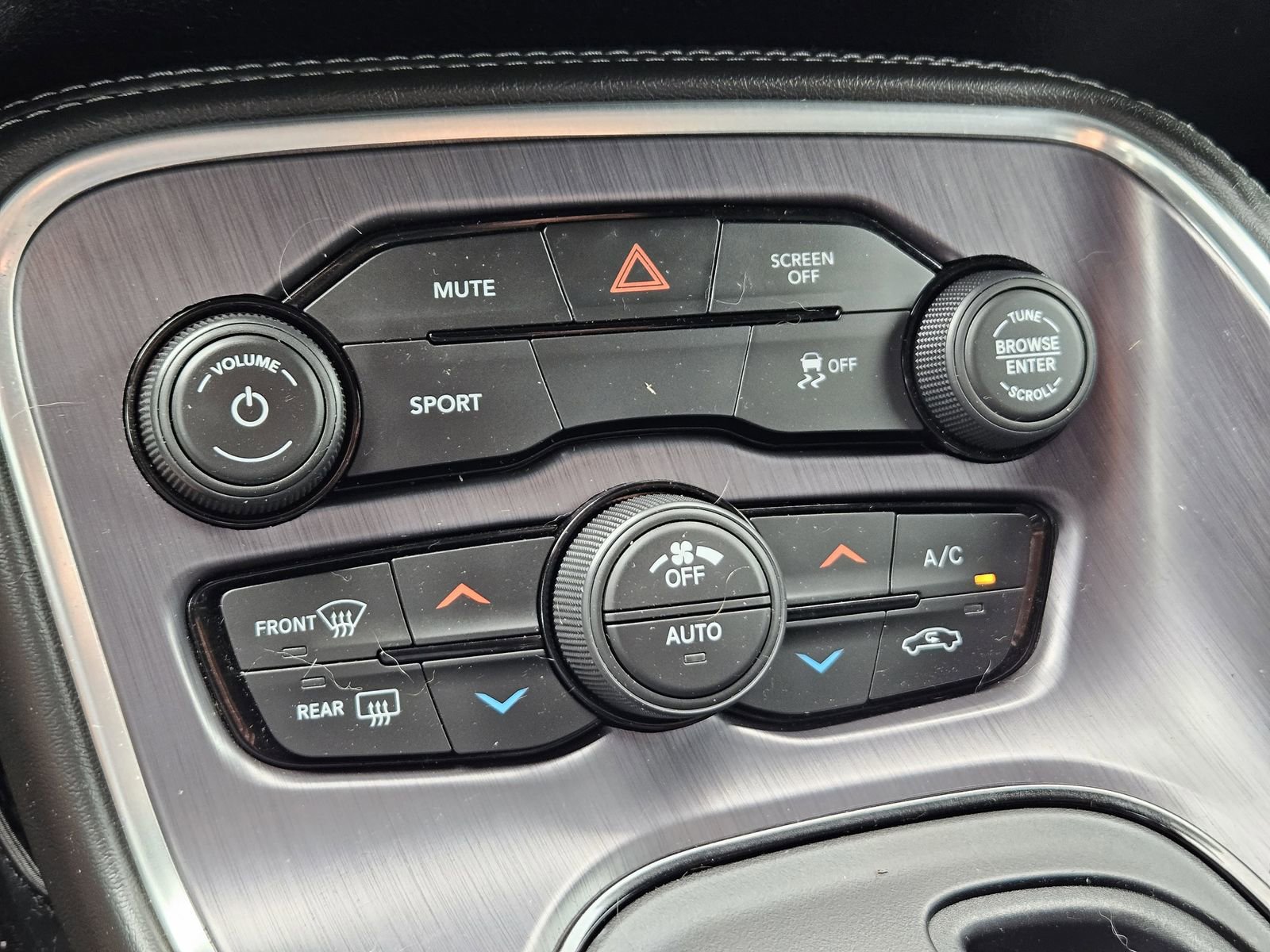 Used 2018 Dodge Challenger R/T RWD image 21