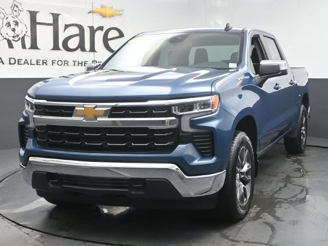 Used 2024 Chevrolet Silverado 1500 LT AWD/4WD image 7