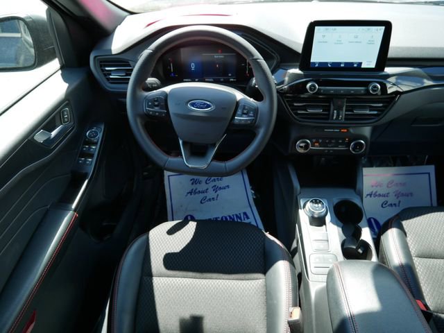 Certified 2025 Ford Escape ST-Line AWD/4WD image 9