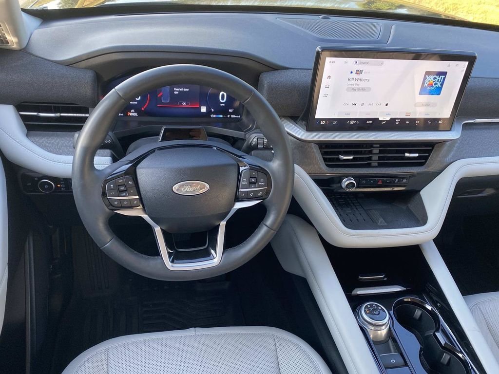 Used 2025 Ford Explorer Platinum w/ Ultimate Package AWD/4WD image 17