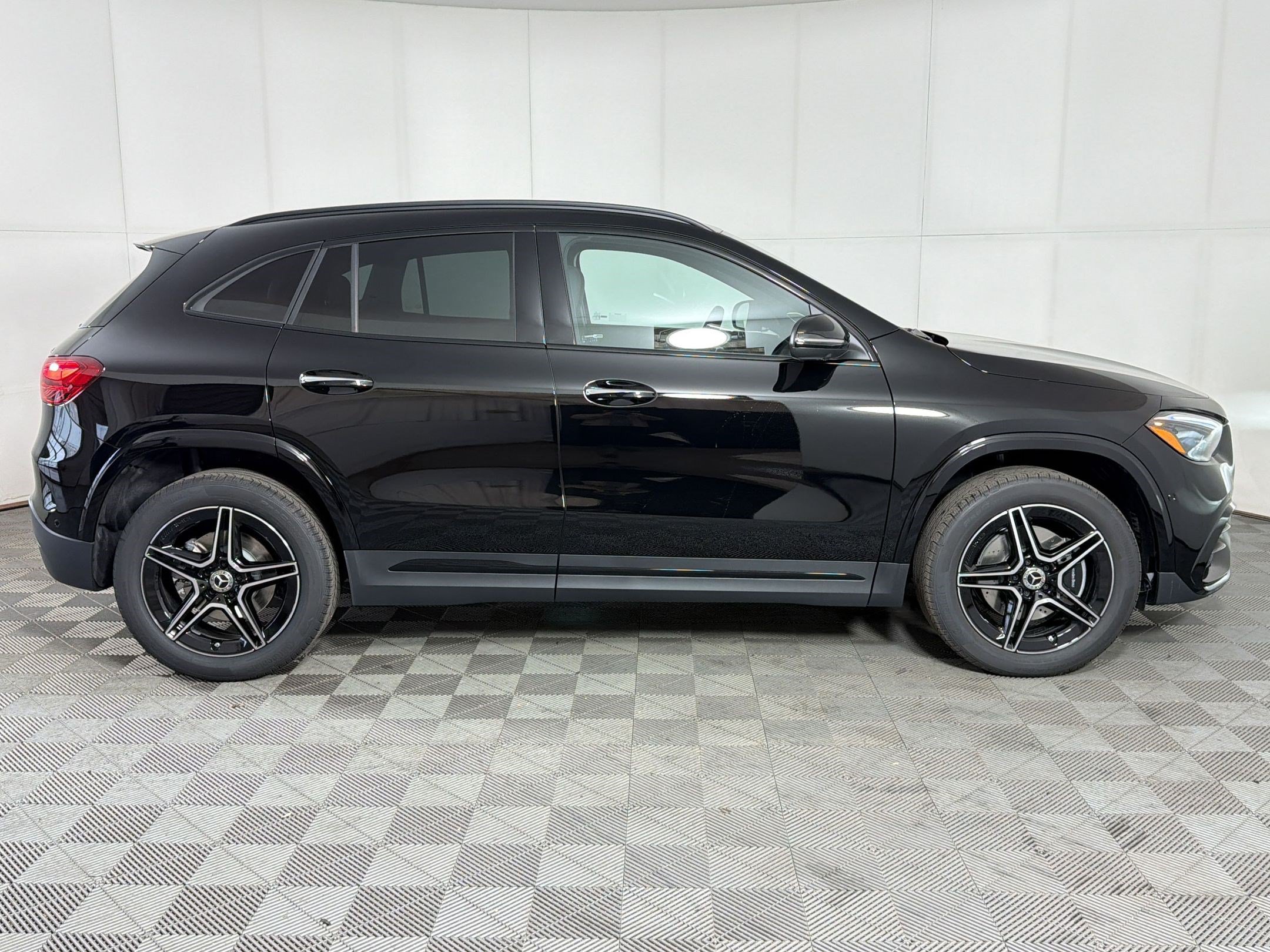 Used 2026 Mercedes-Benz GLA 250 4MATIC image 8