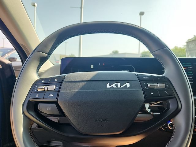 Used 2025 Kia EV6 Light w/ Light LR Technology Package AWD/4WD image 19