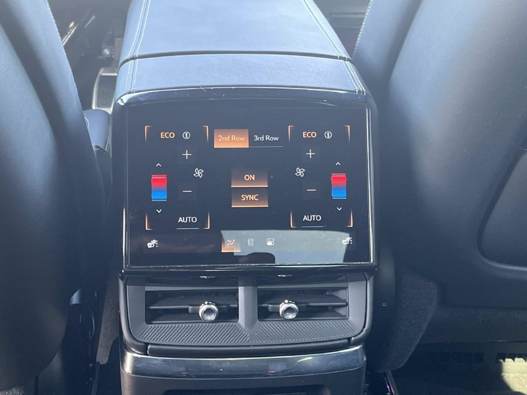 Certified 2026 Cadillac Vistiq Sport w/ LPO, Floor Liner Package AWD/4WD image 19