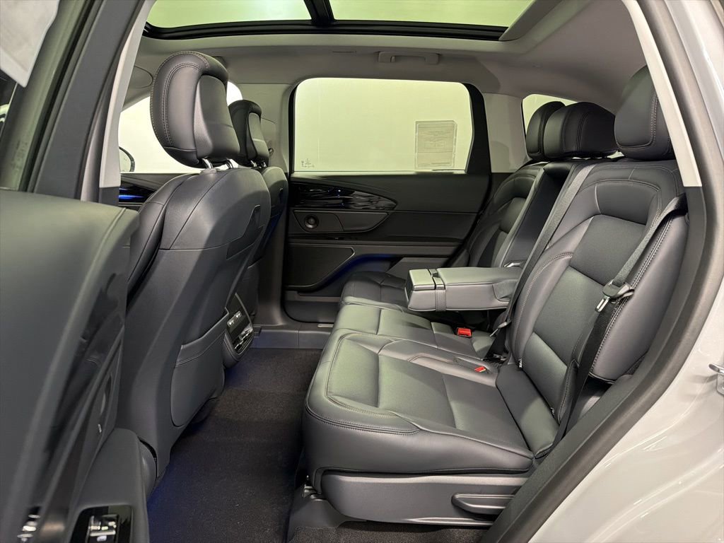 New 2026 Lincoln Nautilus Premier w/ Equipment Group 102A AWD/4WD image 31