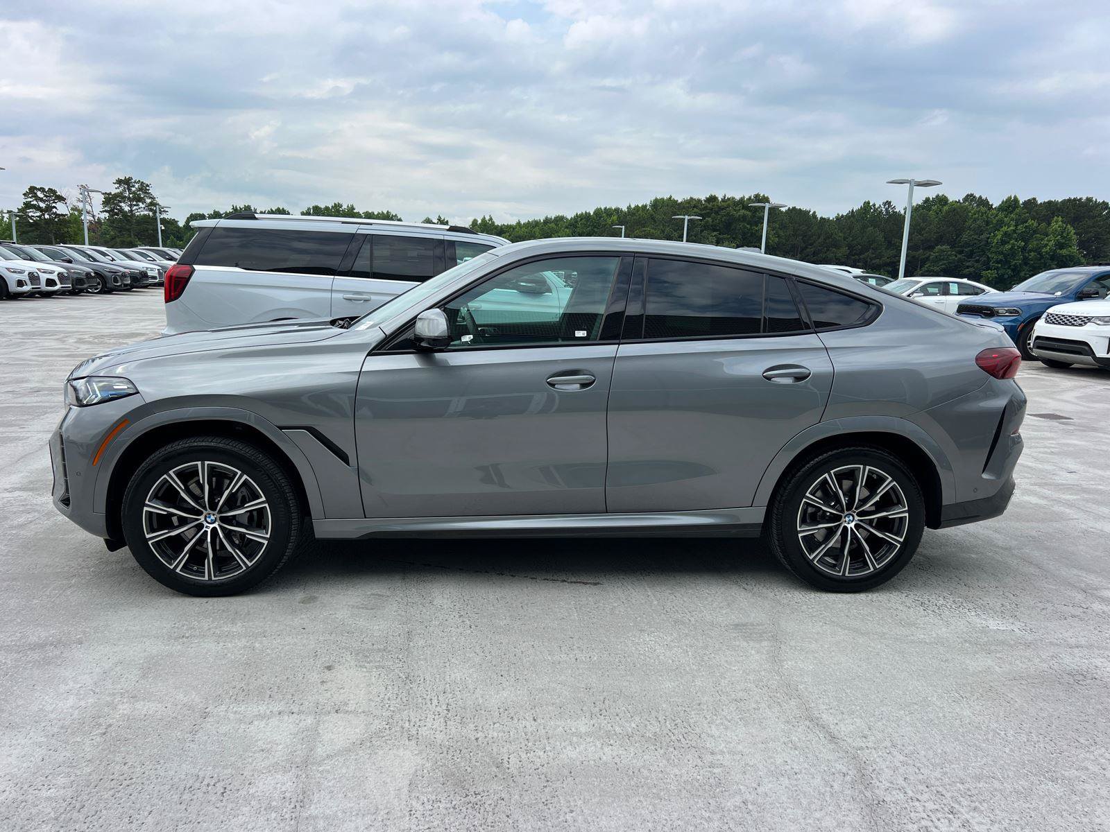 Used 2026 BMW X6 xDrive40i AWD/4WD image 8