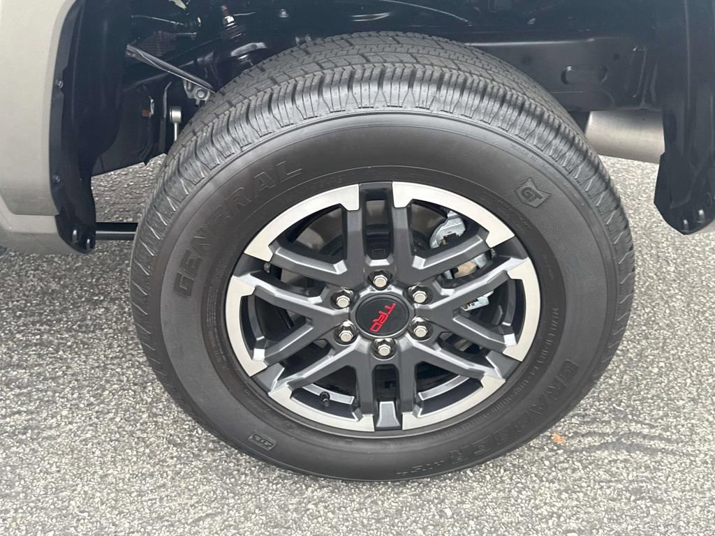 Certified 2025 Toyota Tacoma TRD Sport w/ TRD Sport Upgrade Package image 30