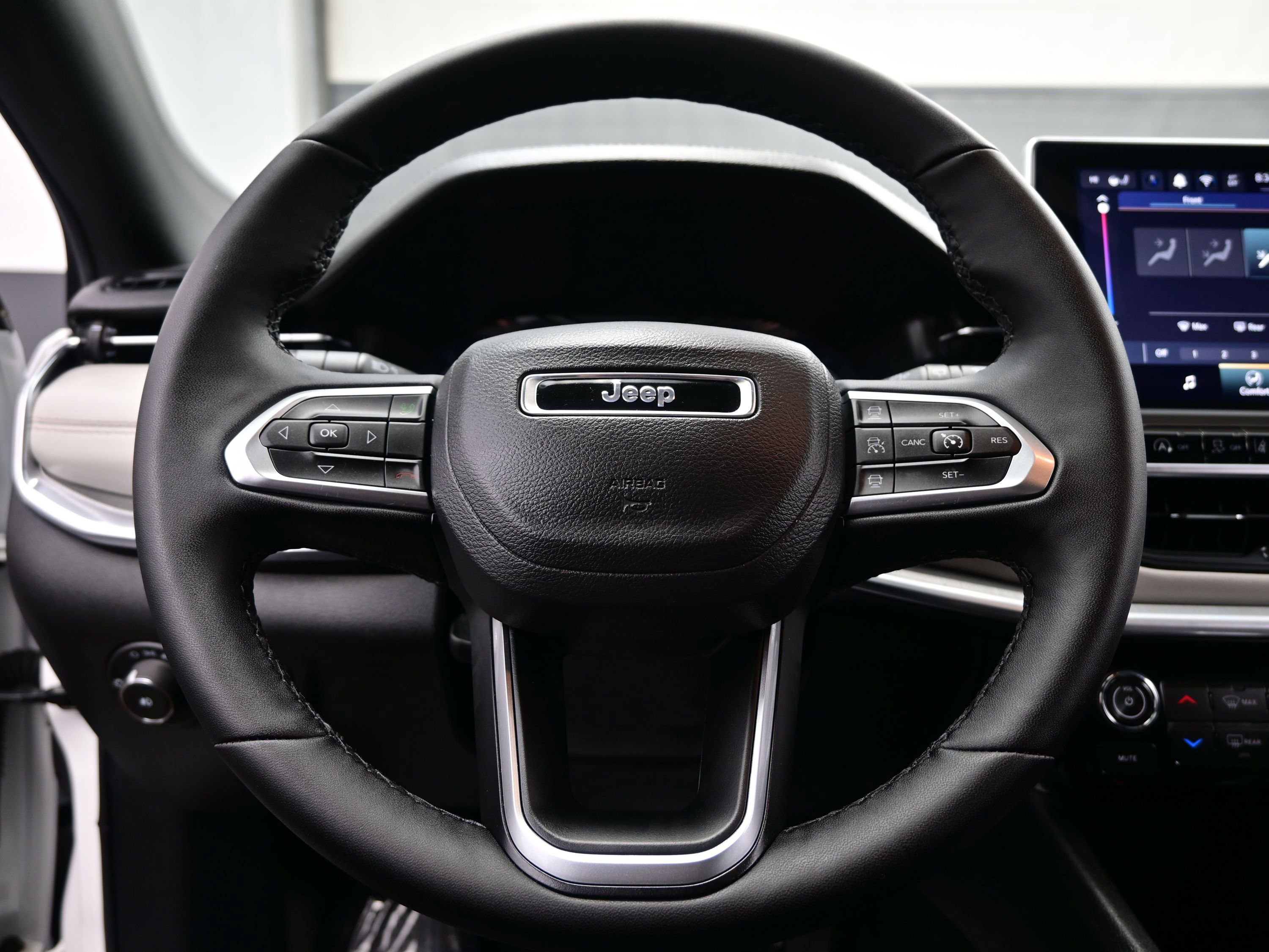 Used 2024 Jeep Compass Limited image 24