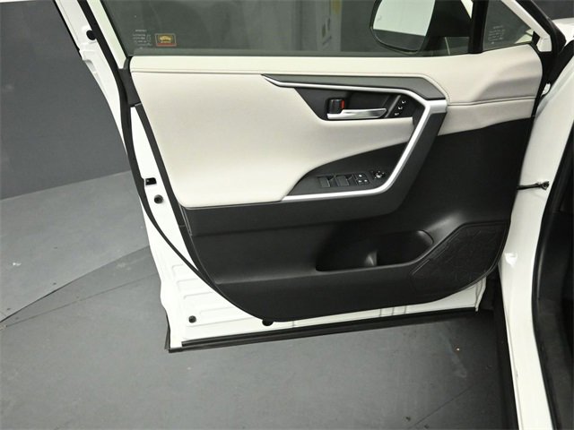Used 2021 Toyota RAV4 Limited image 21