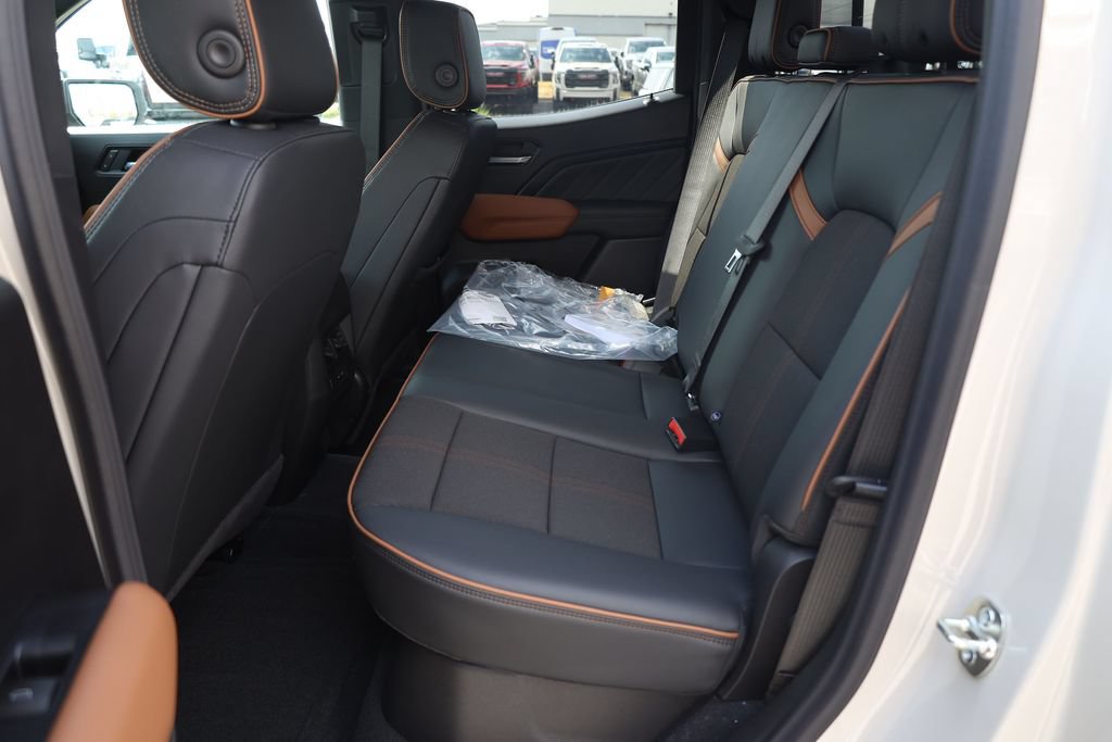 New 2026 GMC Canyon AT4 AWD/4WD image 17