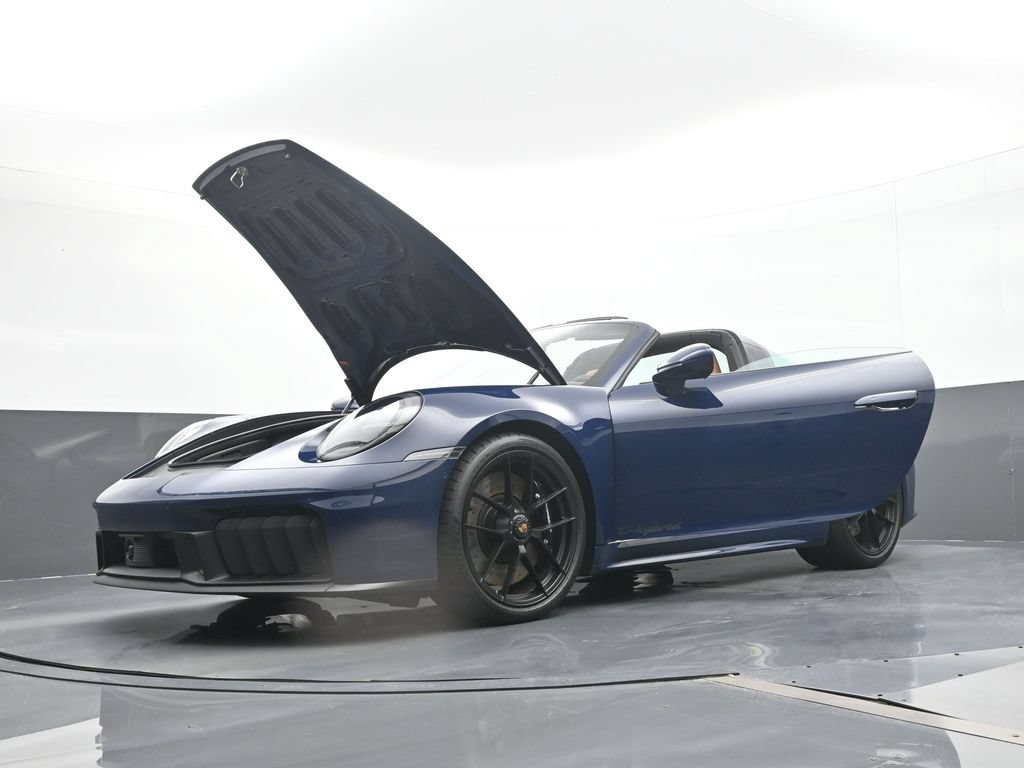 Certified 2026 Porsche 911 Targa 4 GTS AWD/4WD image 27