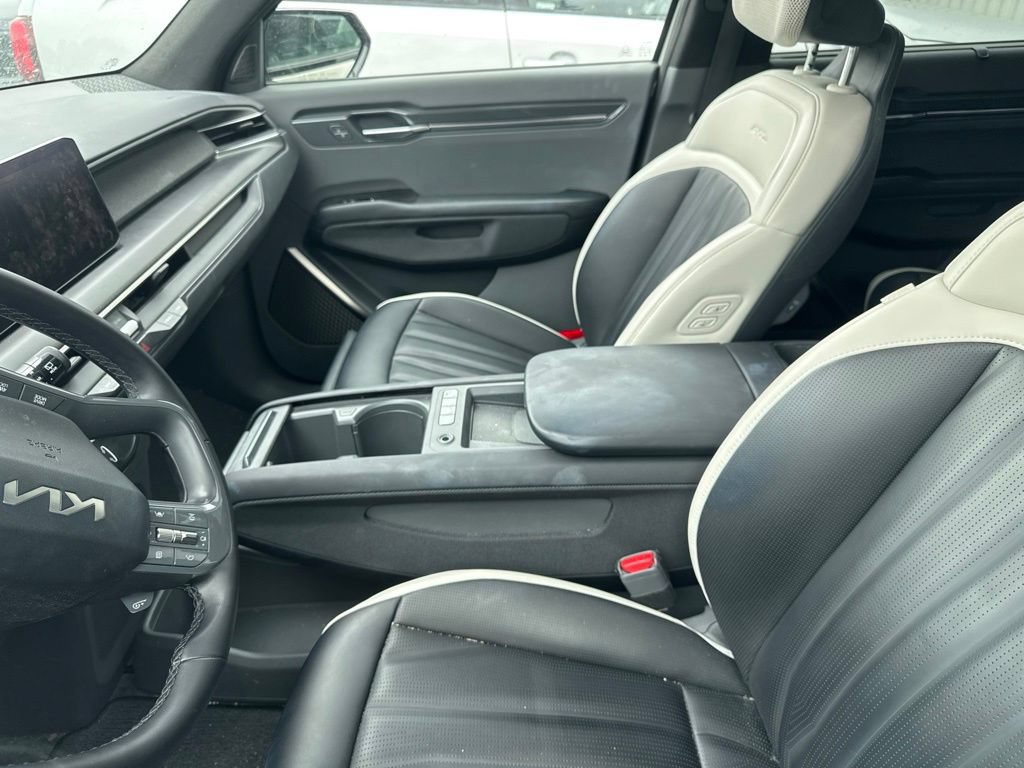 Certified 2024 Kia EV9 GT-Line AWD/4WD image 2