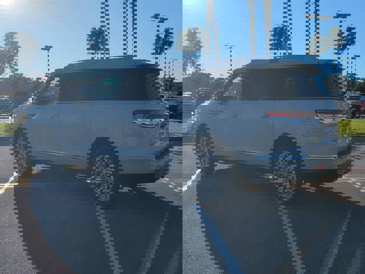 Certified 2024 Lincoln Navigator L Reserve image 6