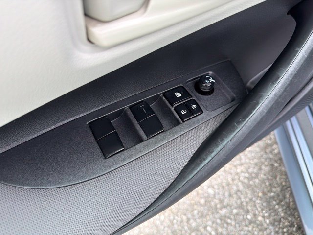 Used 2023 Toyota Corolla LE FWD image 12