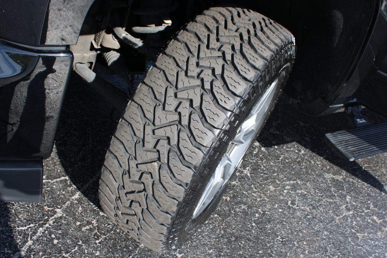 Used 2018 Chevrolet Silverado 1500 LTZ Z71 w/ LTZ Plus Package image 44