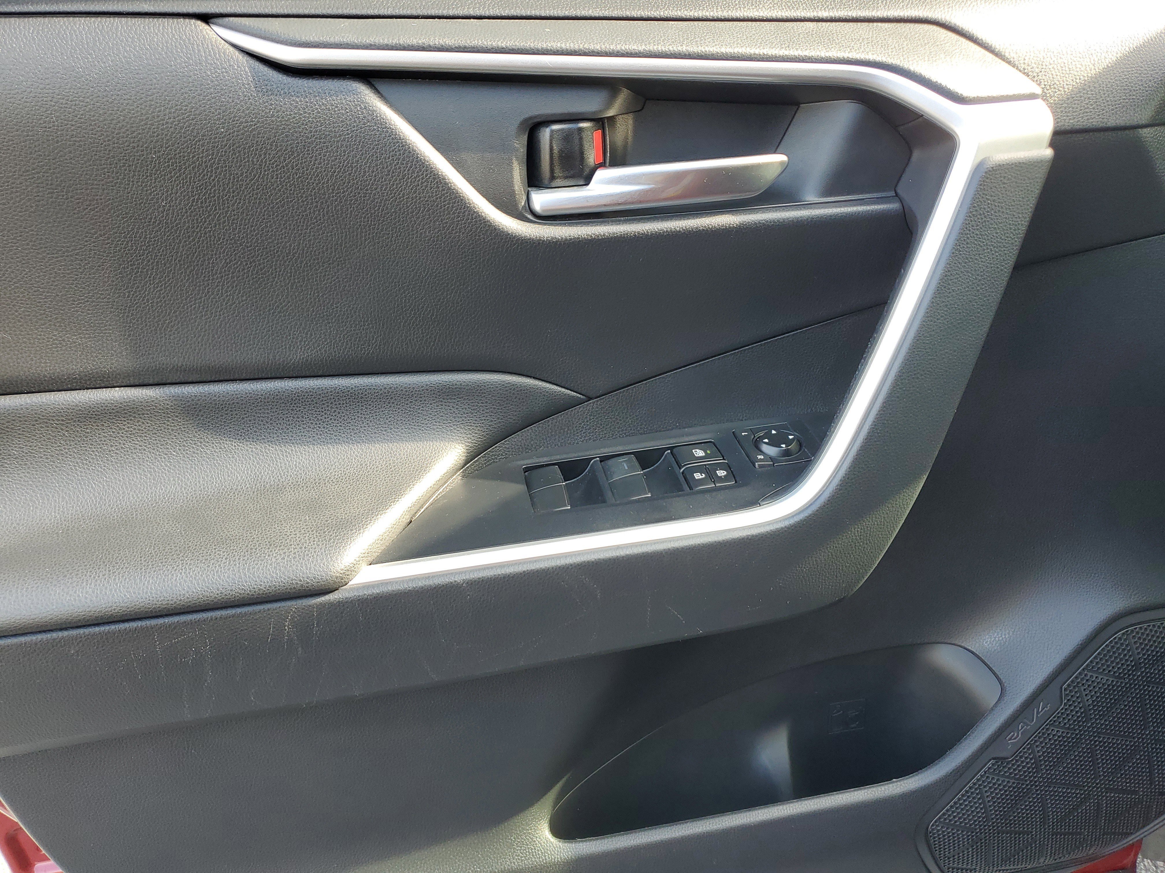 Certified 2021 Toyota RAV4 XLE w/ Convenience Package image 19