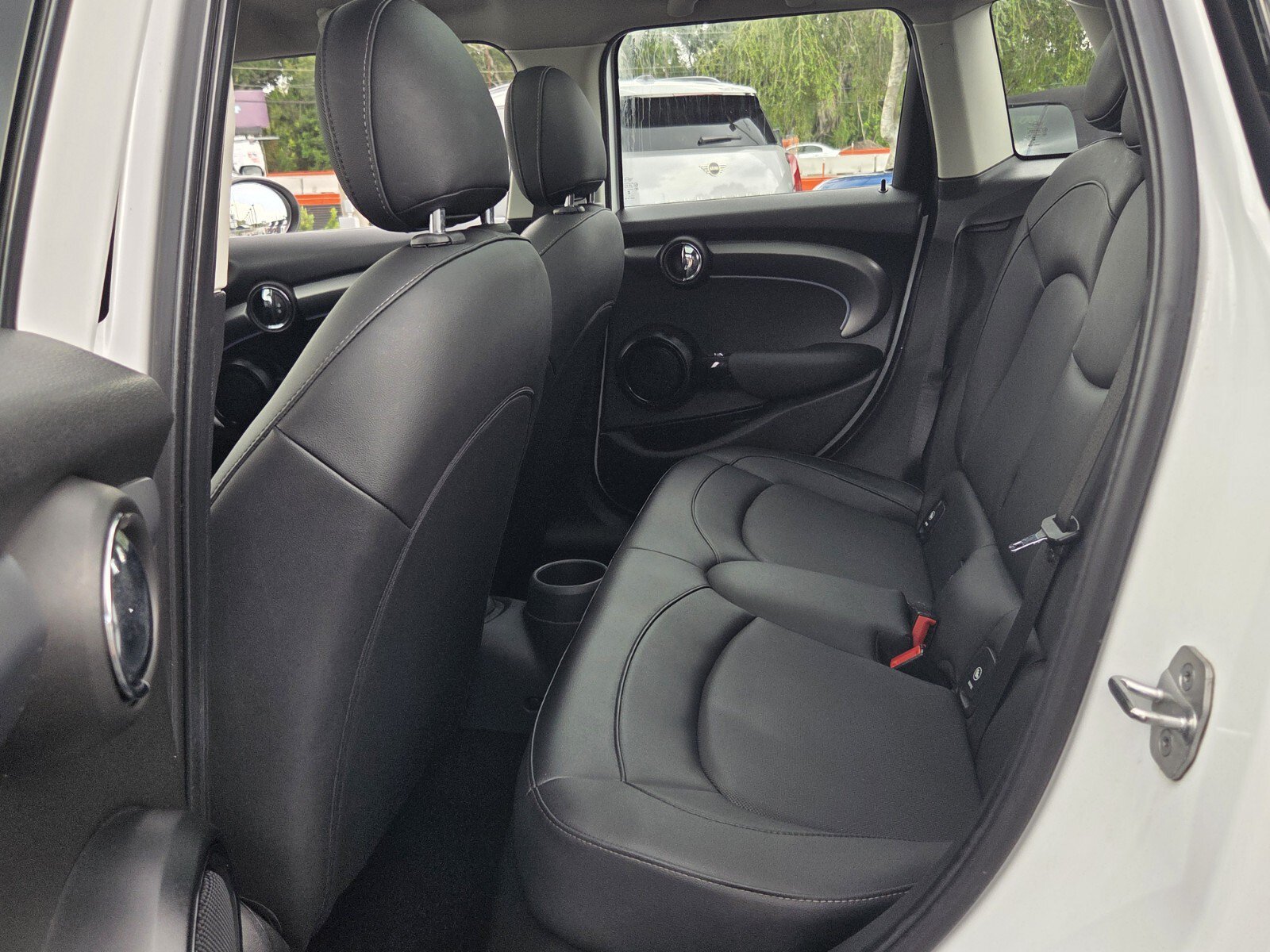 Used 2024 MINI Cooper 4-Door Hardtop FWD image 11