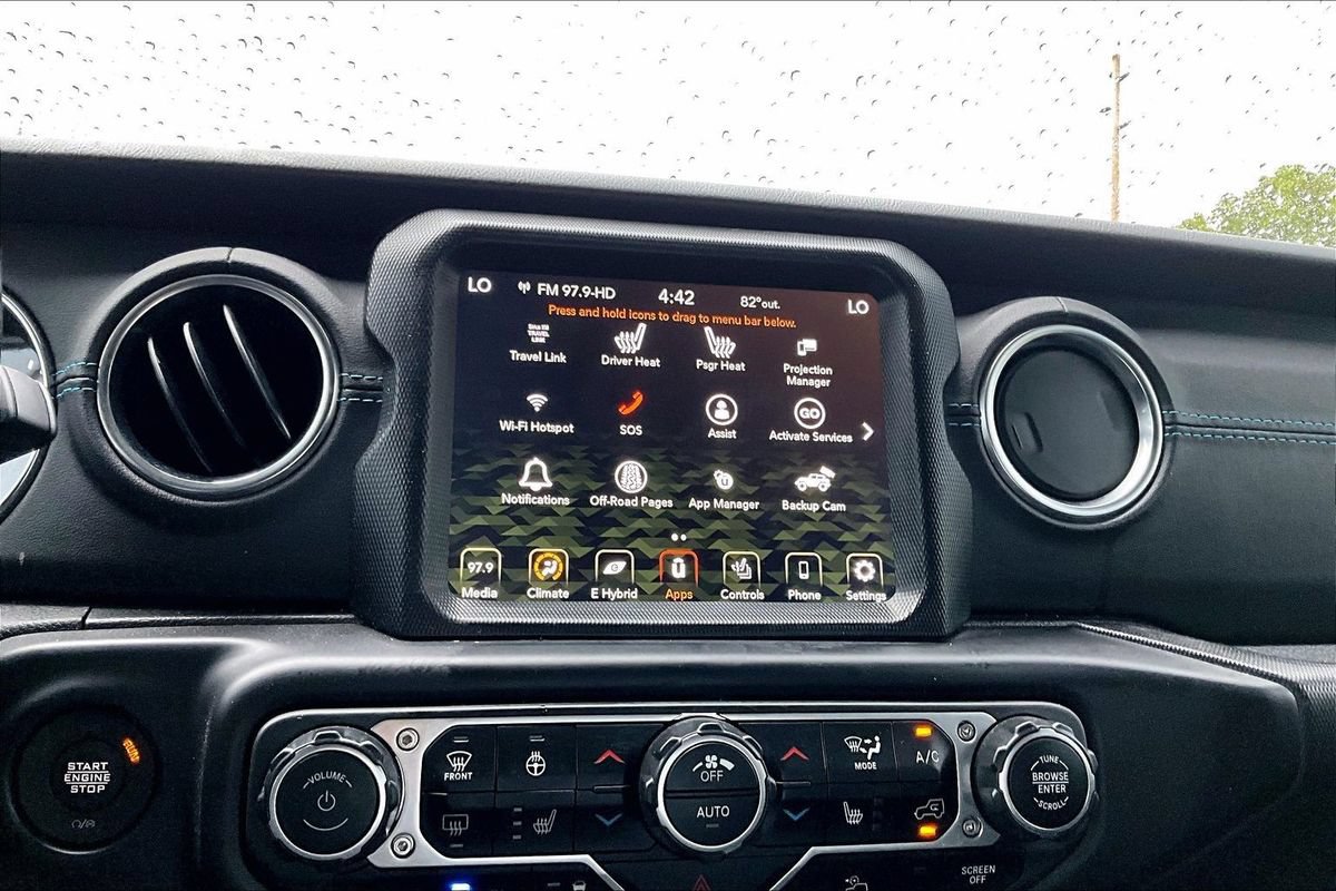 Used 2022 Jeep Wrangler Unlimited Rubicon 4xe w/ Cold Weather Group AWD/4WD image 26