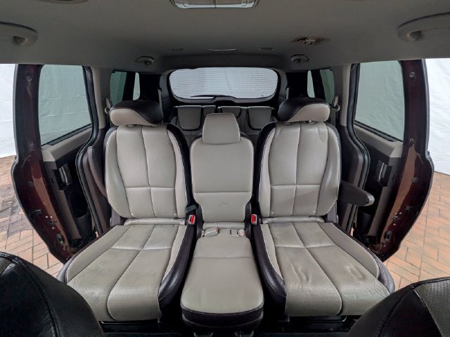Used 2018 Kia Sedona SX Limited FWD image 17