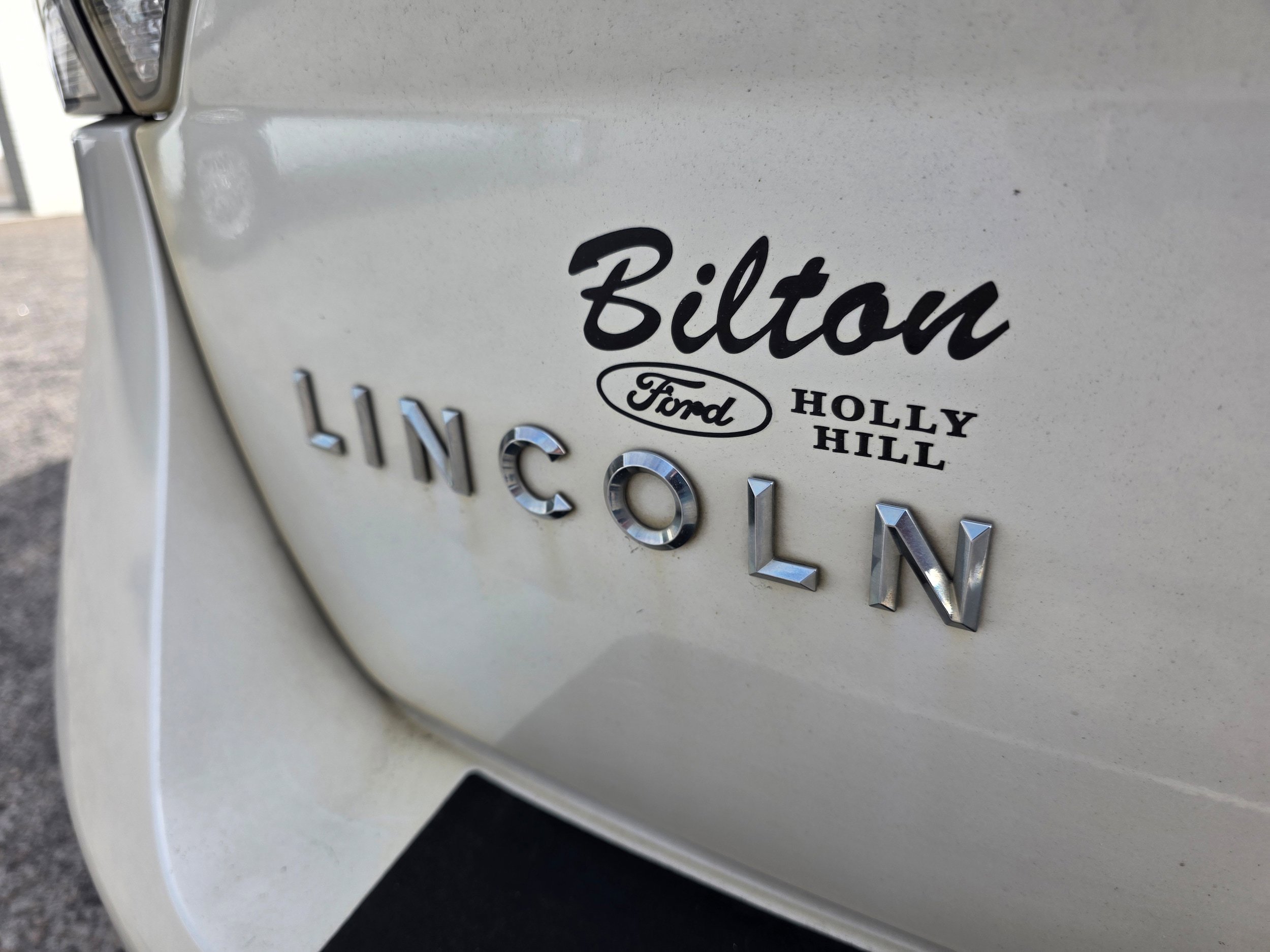 Used 2013 Lincoln MKX FWD image 17