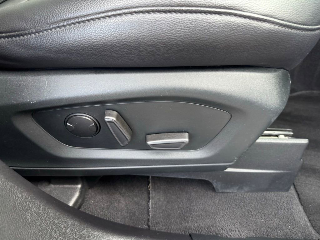 Used 2021 Ford Explorer Limited w/ Equipment Group 301A image 13