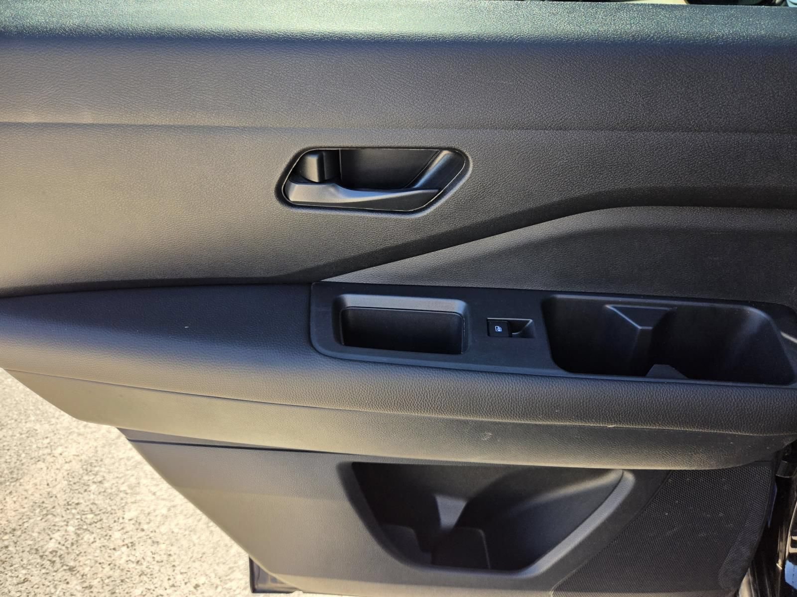 Certified 2025 Nissan Pathfinder SV FWD image 15