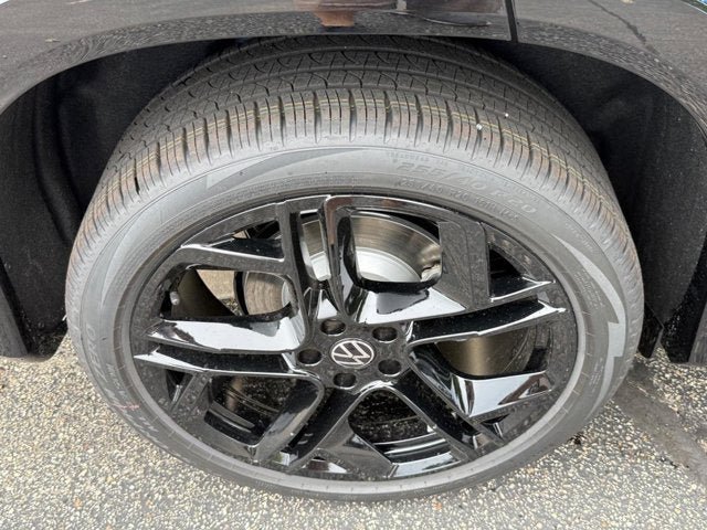 New 2026 Volkswagen Tiguan SE R-Line AWD/4WD image 4