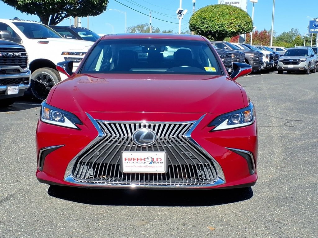 Used 2019 Lexus ES 350 w/ Premium Package FWD image 2