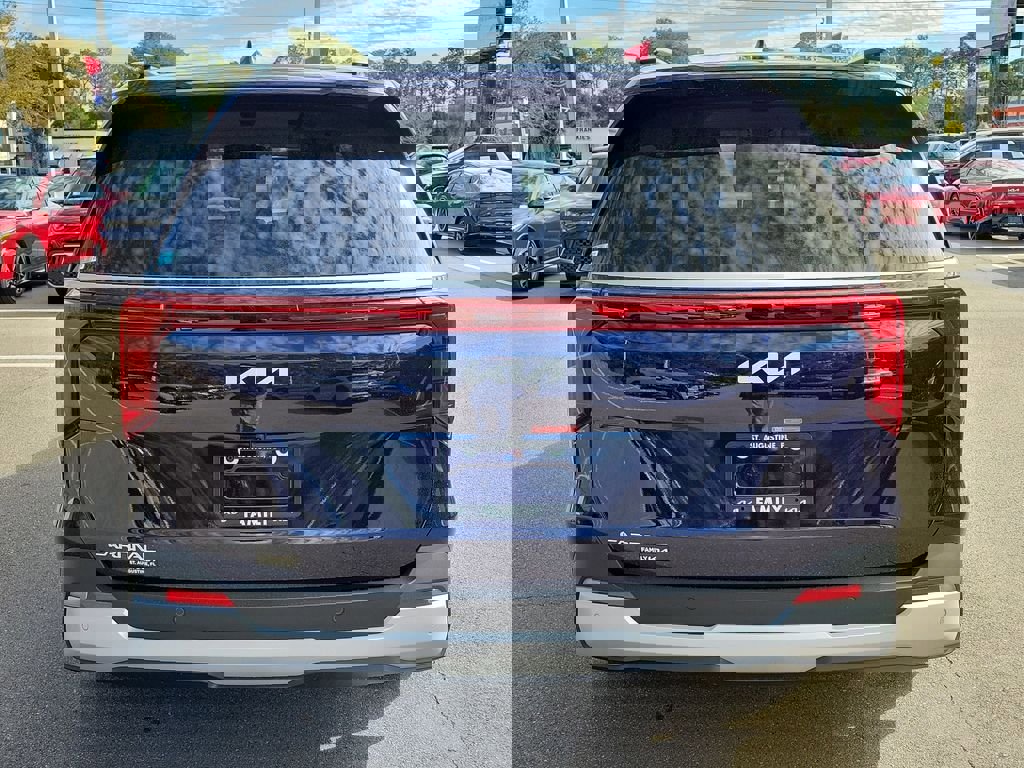 New 2026 Kia Carnival EX image 5