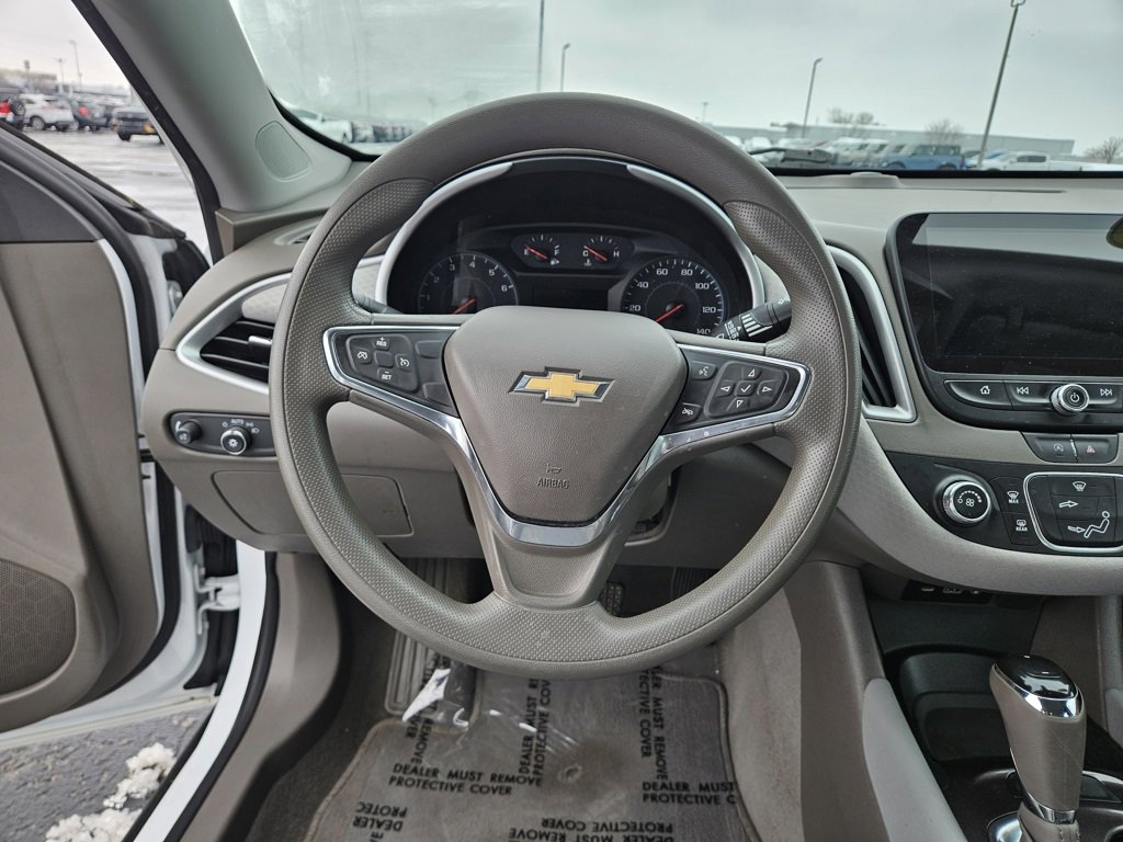 Used 2020 Chevrolet Malibu LS image 18
