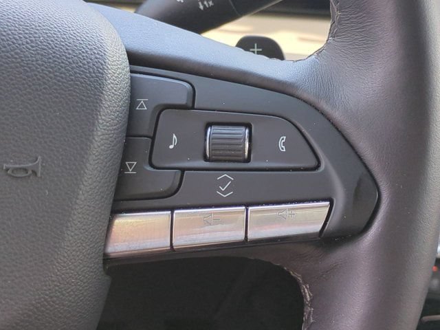Used 2024 Cadillac XT4 Premium Luxury w/ Active Safety Package FWD image 24