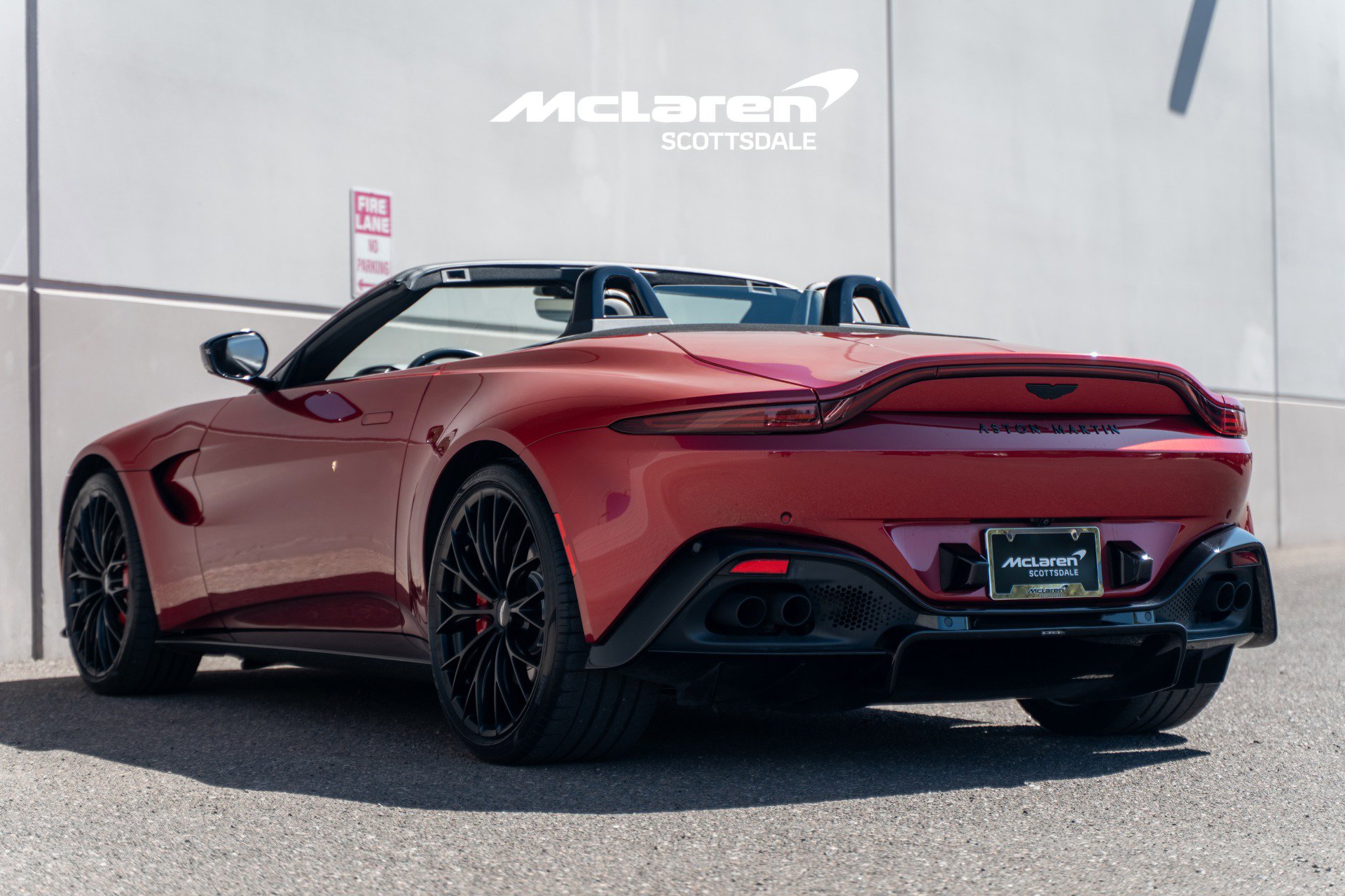 Used 2022 Aston Martin V8 Vantage Roadster image 5