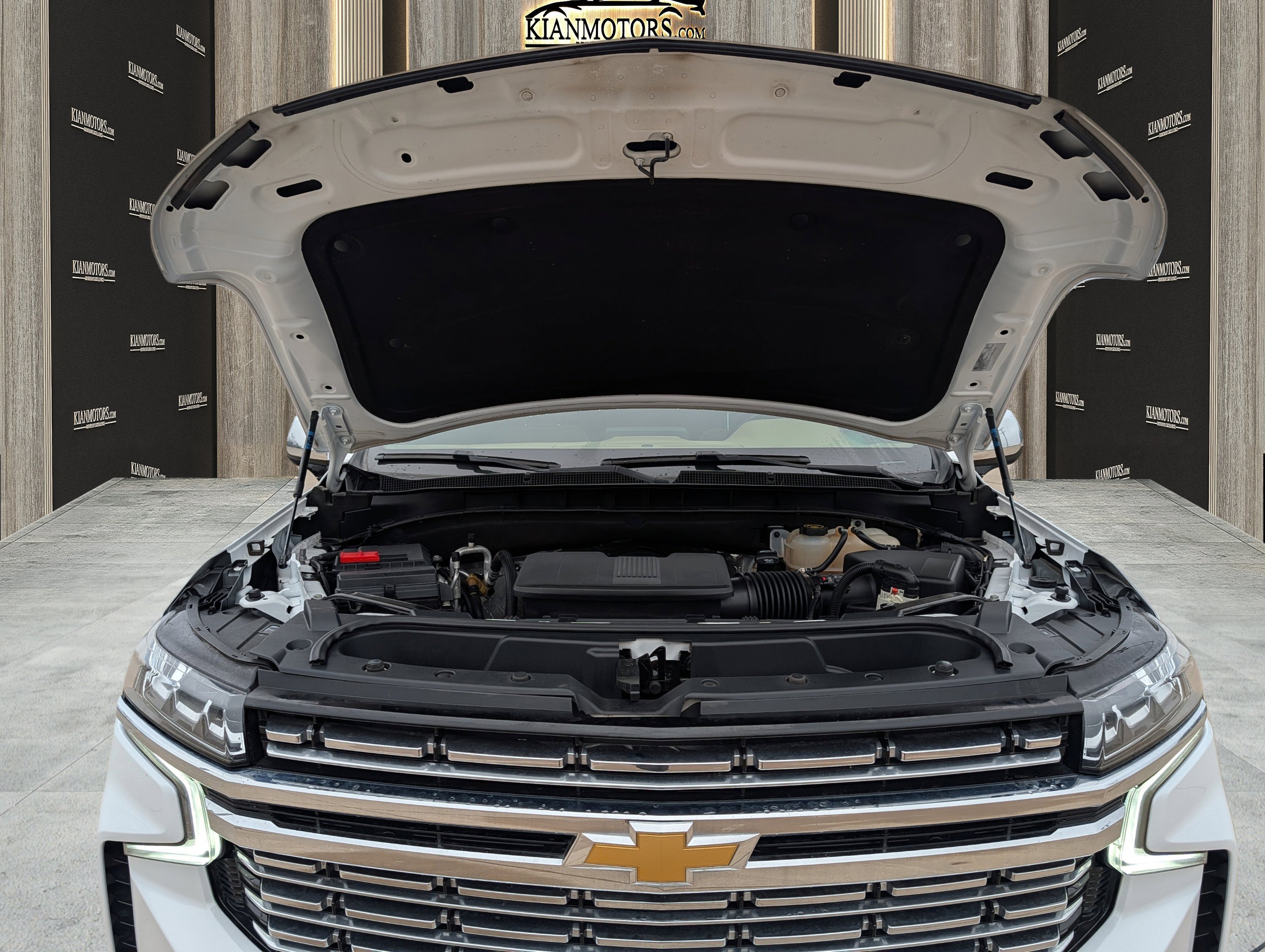 Used 2022 Chevrolet Suburban Premier w/ Max Trailering Package AWD/4WD image 12