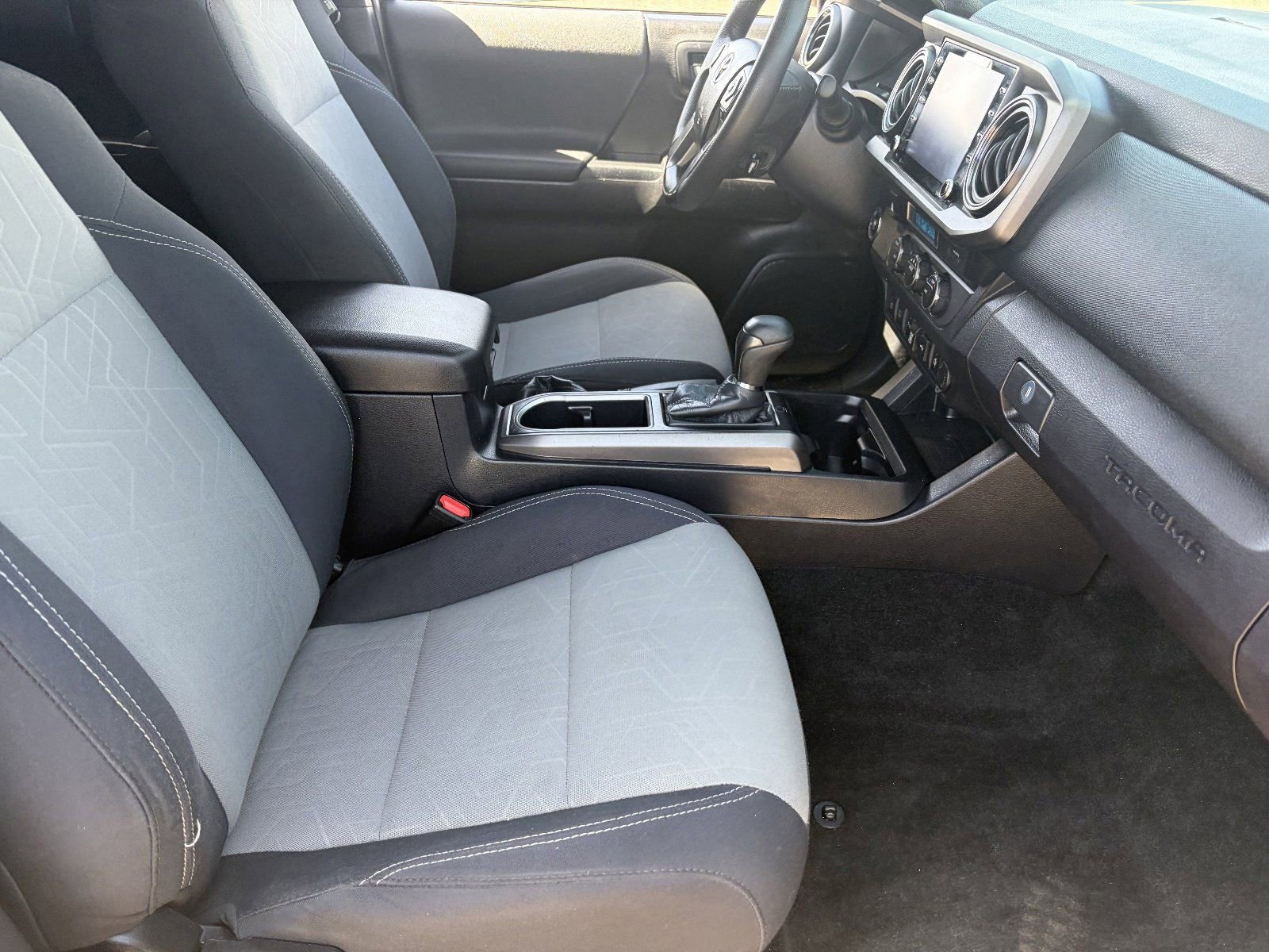 Used 2021 Toyota Tacoma TRD Off-Road w/ Technology Package RWD image 12