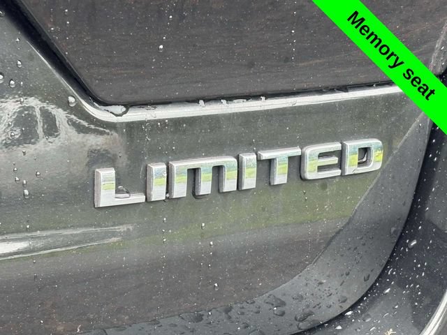Used 2023 Jeep Grand Cherokee Limited AWD/4WD image 38