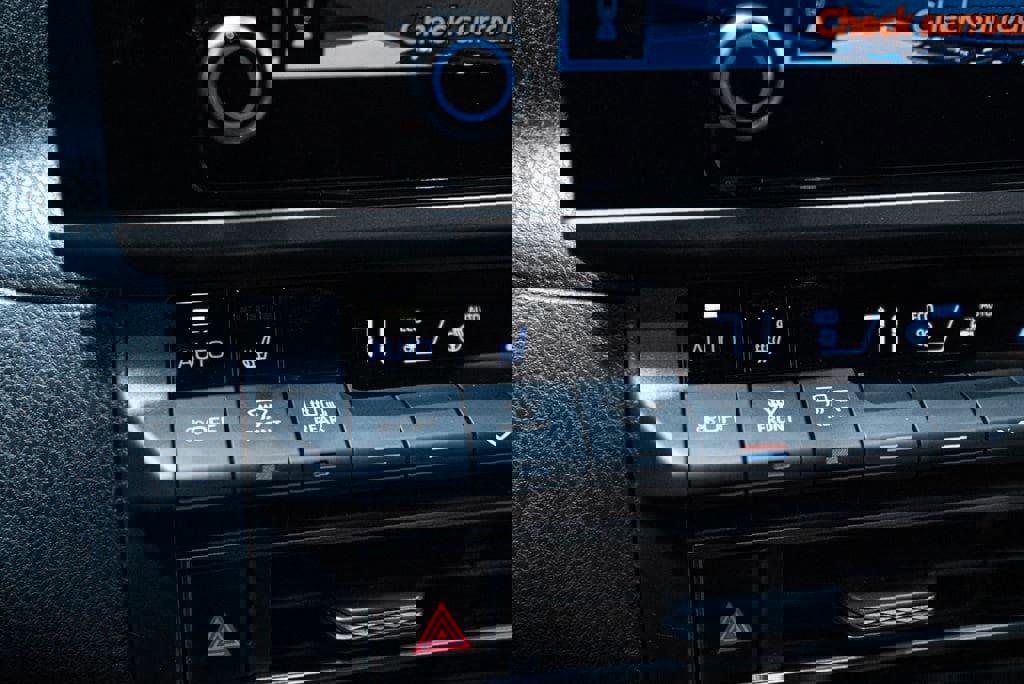 Certified 2025 Toyota Camry SE w/ Convenience Package image 25