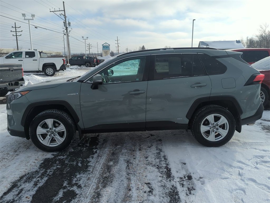 Used 2020 Toyota RAV4 XLE image 5