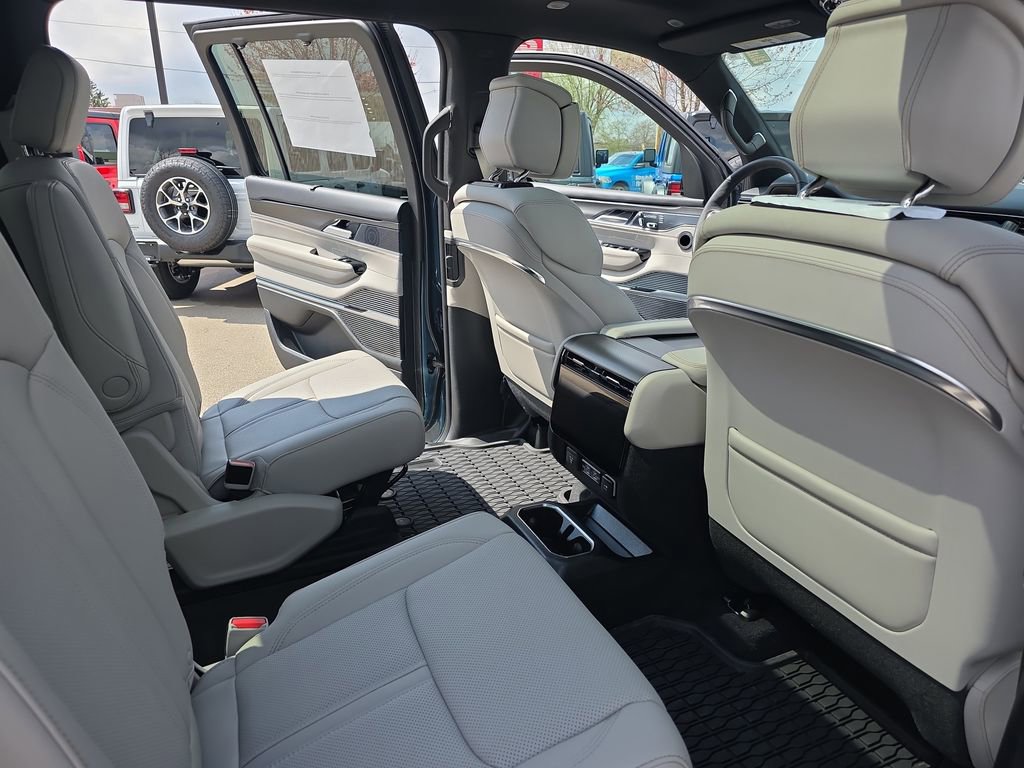 New 2026 Jeep Grand Wagoneer L Summit image 11