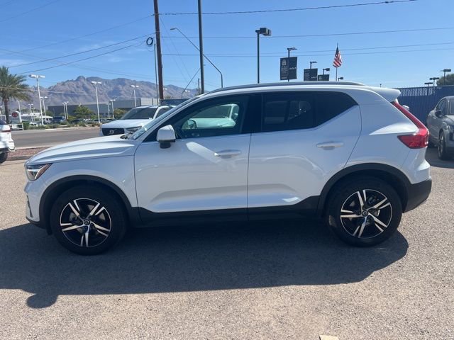 Used 2025 Volvo XC40 B5 Core image 6